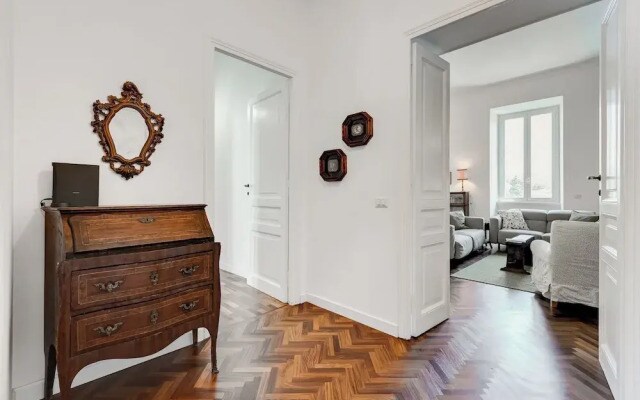 Elegant 3-Bedroom Apt in Piazza Mazzini