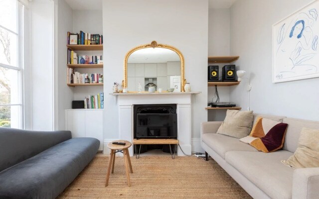 Beautiful and Light 1 Bedroom Flat Near Hackney Central