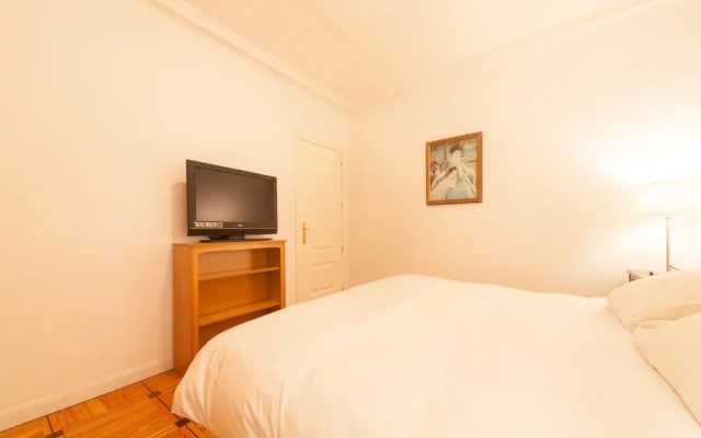 Classical Flat in Barrio Salamanca by Allô Housing
