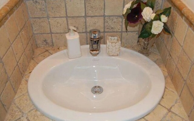 Sant Andrea in Rome With 2 Bedrooms and 1 Bathrooms