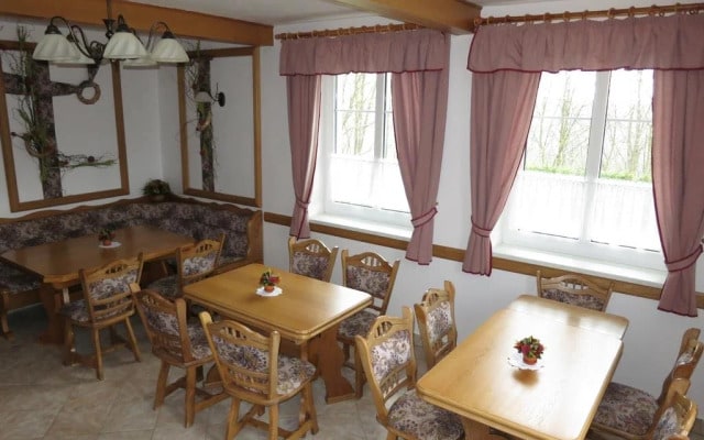 Selský dvůr 2