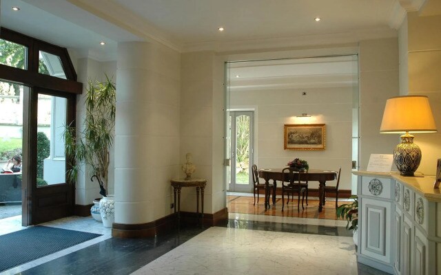 Hotel Flora
