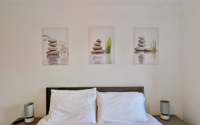 Charming and Modern 1-bedroom Flat