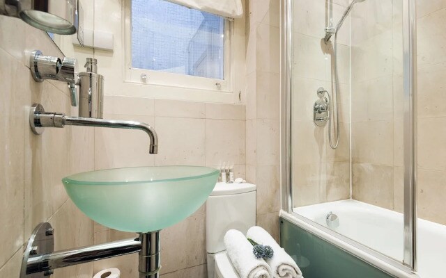 The Cheniston Gardens Abode - IA01