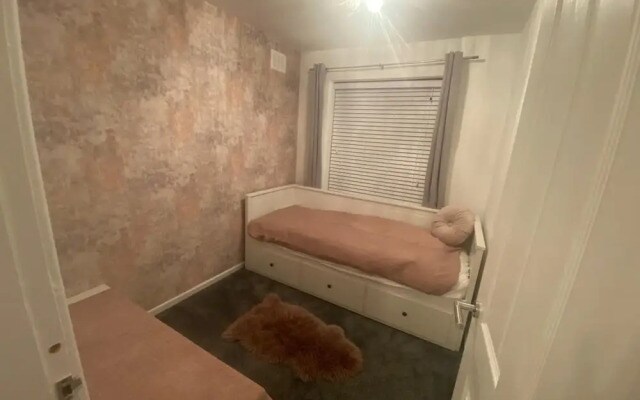 Charming 3-bed House Near Central Manchester