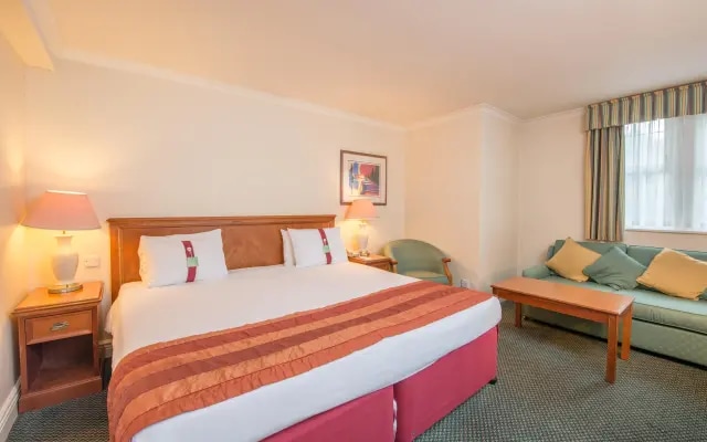 Tong Park Hotel