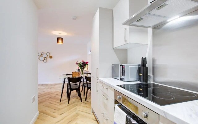 Hybrid Resi - Mitcham