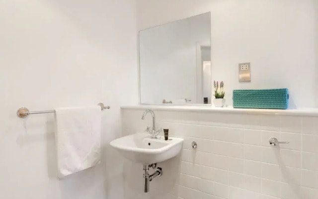 Groveland House Apartments Hotel