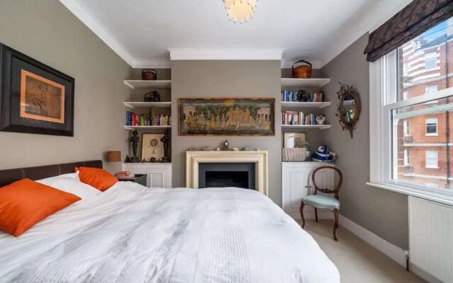 Modern flat near Battersea Park, London