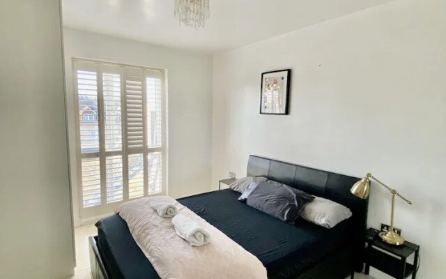 Captivating 1-bed Apartment Greater London