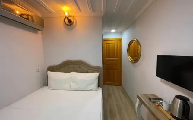 New Cherry Hotel