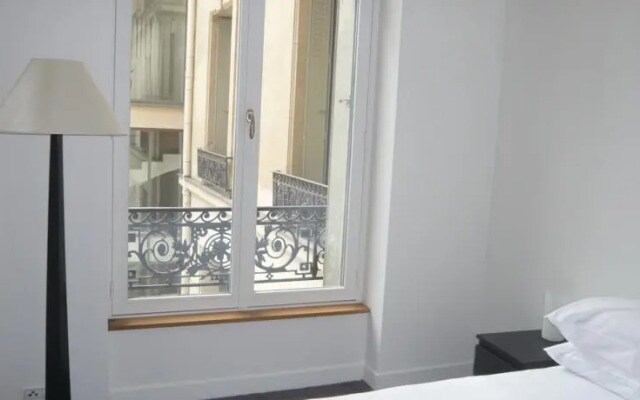 Bridgestreet Champs Elysées Deluxe Residence Apartments