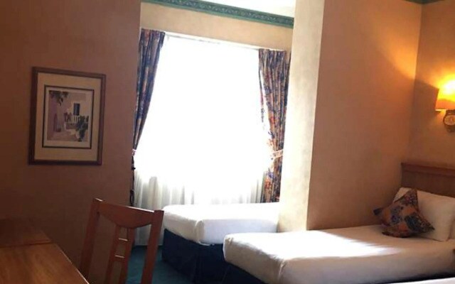 Berjaya Eden Park London Hotel
