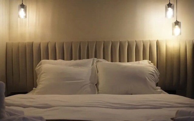 mana airport hotel