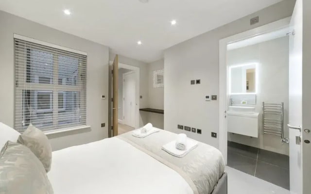 Fleet Street by Servprop
