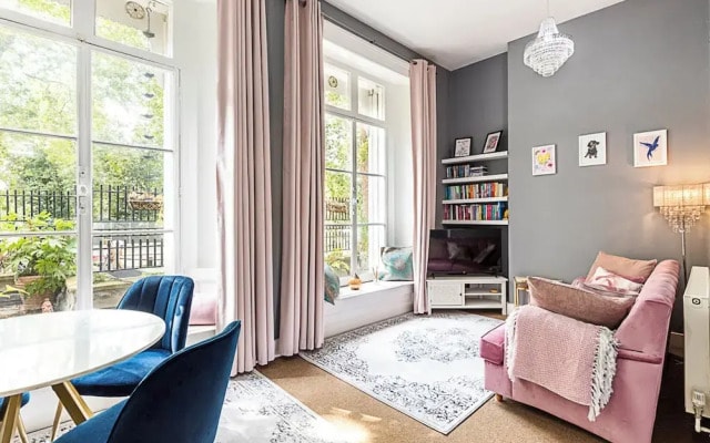 Chic 1 Bedroom Parkview Flat At Arundel Square