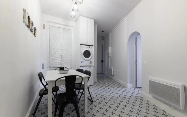 Daumier - New 2 Bdrs Flat near la Seine