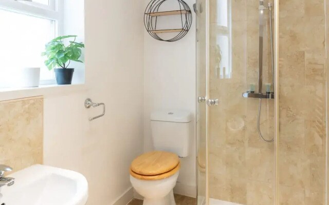Host Stay Burton Road