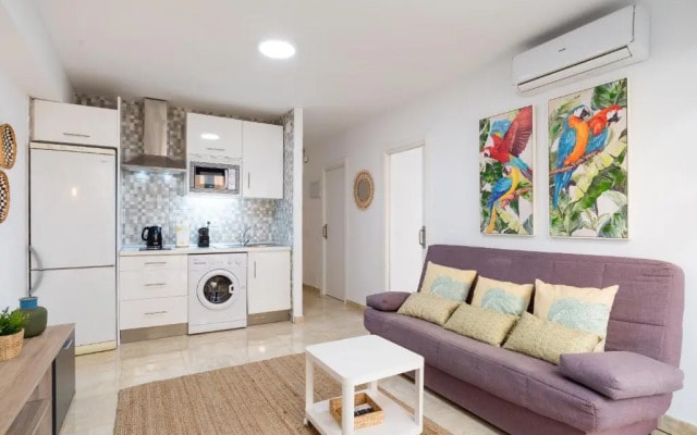 MP5-Just Renovated Apartment Right on the Beach