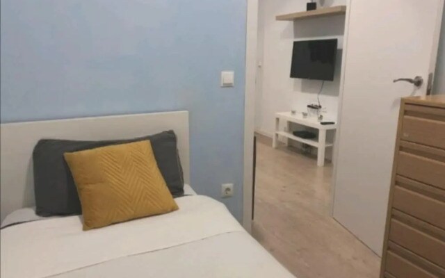 Apartment with 2 Bedrooms in Madrid, with Wifi