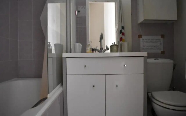1 Bedroom Flat In Le Marais