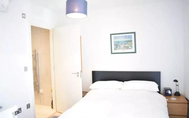 Modern 1 Bedroom With Balcony in Wandsworth