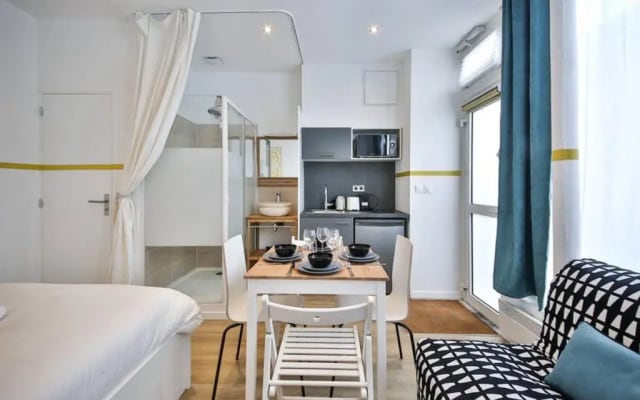 cosy independant studio proche gare et jardin