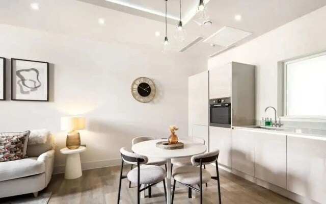 5 Mins Walk to Battersea Park Battersea Retreat