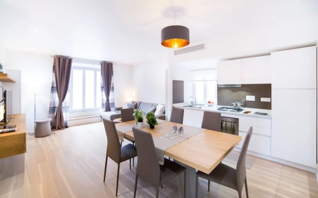Rent In Rome Valentino's luxury Apartment