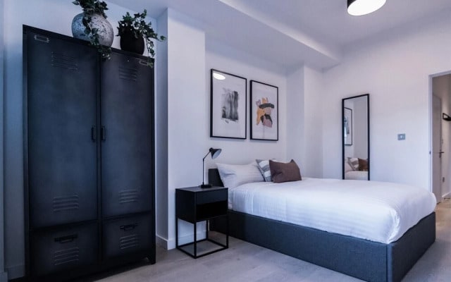 Design 1 Bed With Balcony