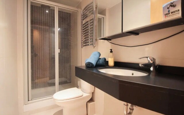 F03 Apartment with private rooftop