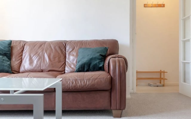 1 Bedroom Apartment Near Surrey Quays
