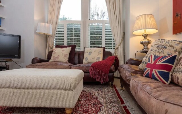 1 Bedroom Garden Flat In Clapham Common