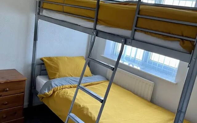Impeccable 3-bed House in Rotherham