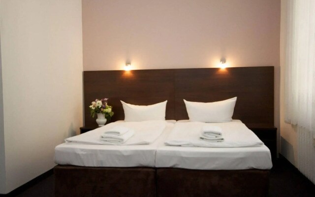 Arta Lenz Hotel