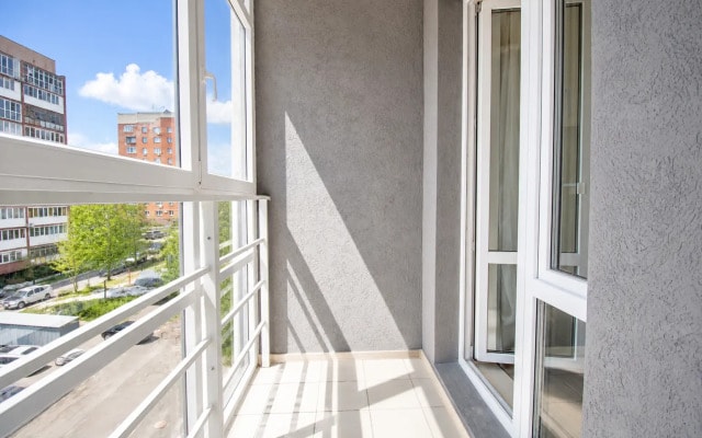 Vegas apartments (Вегас апартментс) на улице Александра Хохлова 7