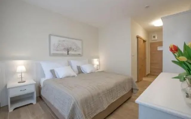 Hotel SLUNECNA LOUKA