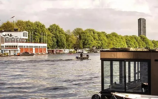 WM Picturesque Modern Houseboat (Nova Cura) - RNU 64028