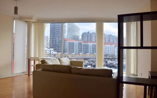 Canary Wharf 2 Bedroom Apartment With Amazing Views