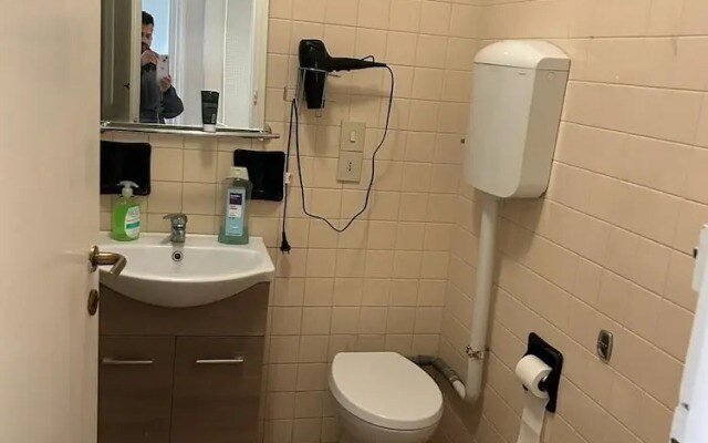 Venice Night Tripla Room Shared Toiletb6