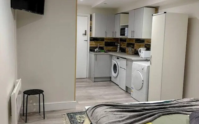 Lovely Studio Ealing