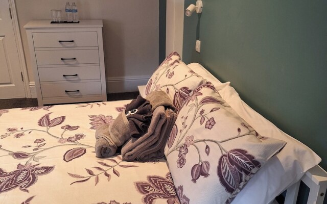 Room-comfortable Spacious Double Ensuite