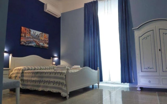 Al 325 rooms ai Fori