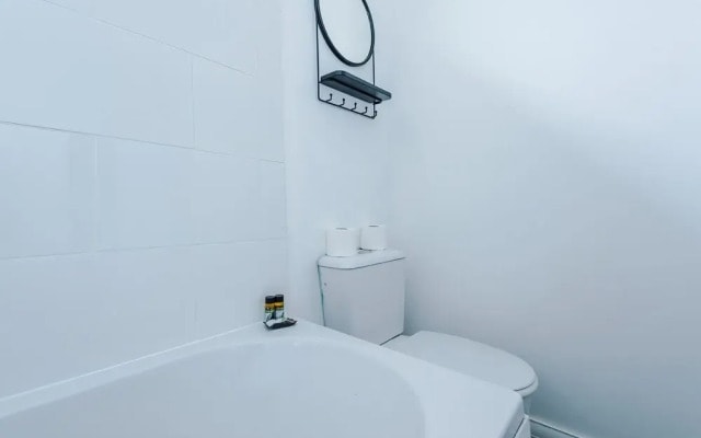 Lovely three bedroom home free parking