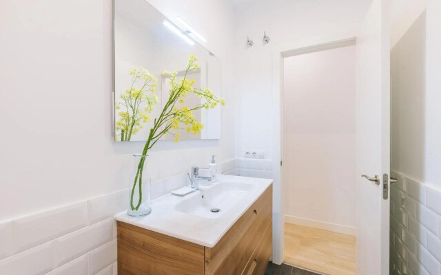 Madrid center 2 bedrooms quiet apartment