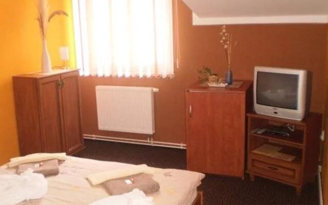 Pension Three