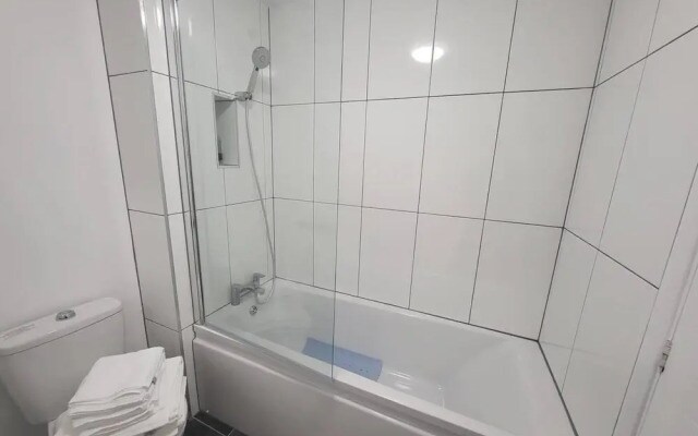 Immaculate 2-bed House in London