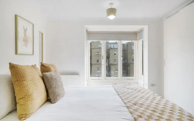Hans Road Flat