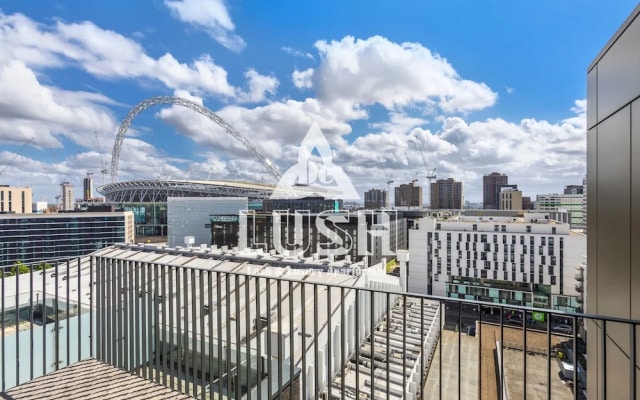 Lush Apartment London Designer Outlet