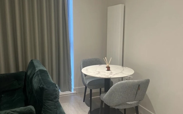 Beautiful Apartment With Excellent Water View